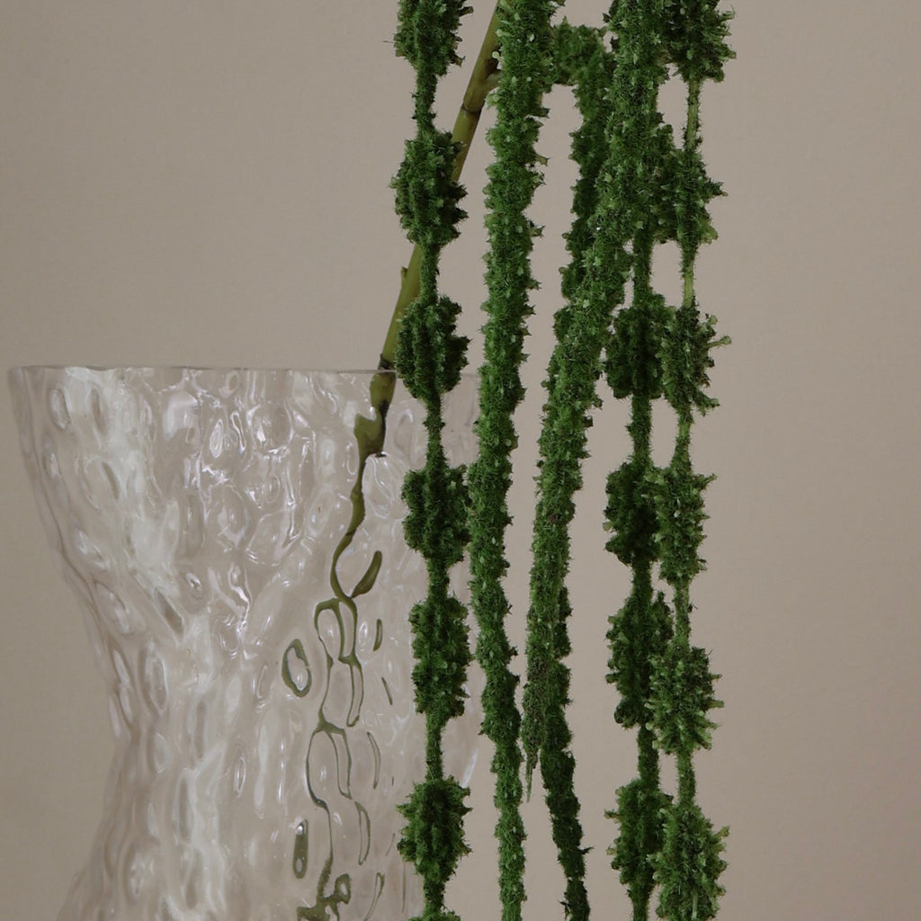 Konstgjord amaranthus-kvist i vinrött och mörkgrönt, närbild 3