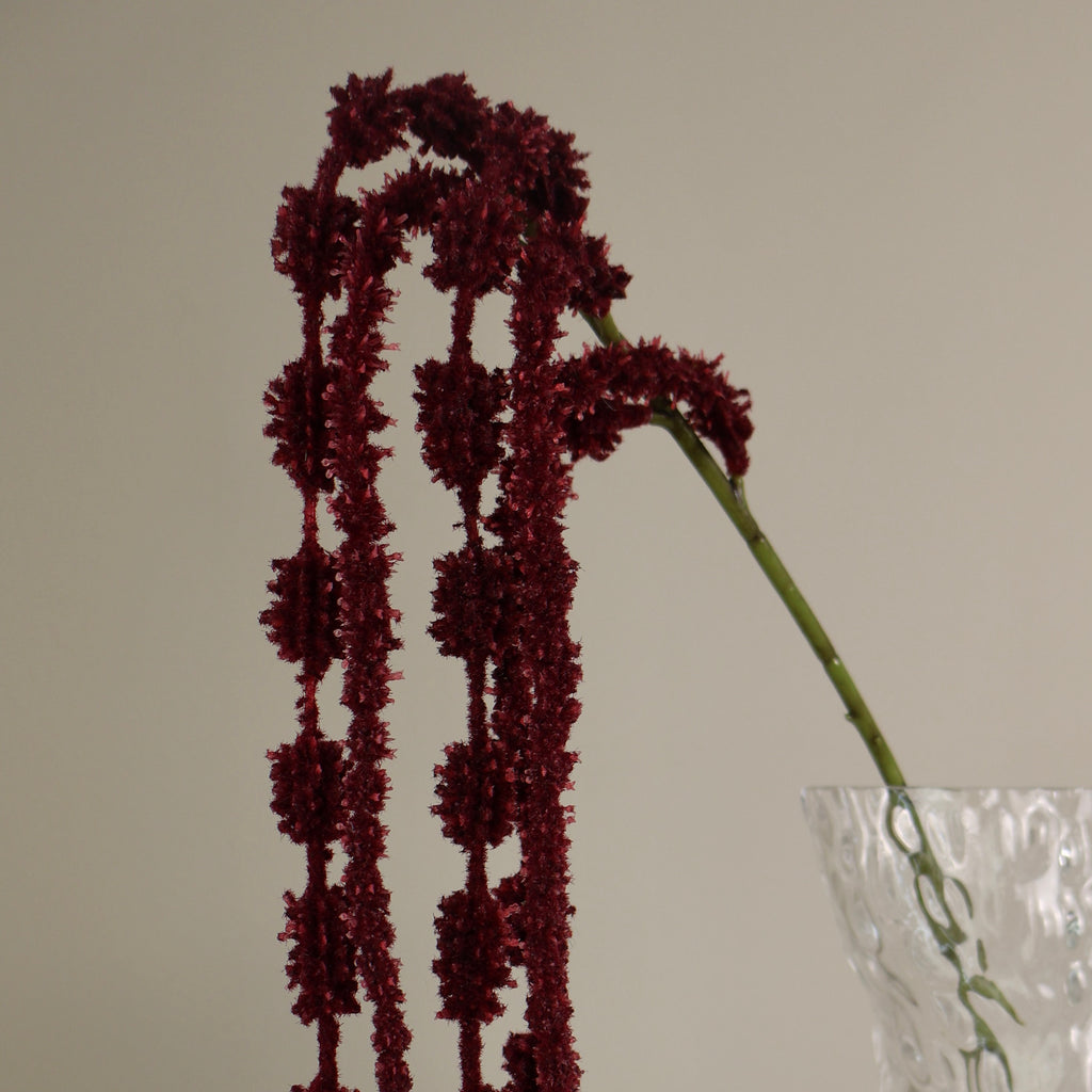 Konstgjord amaranthus-kvist i vinrött och mörkgrönt, närbild 9